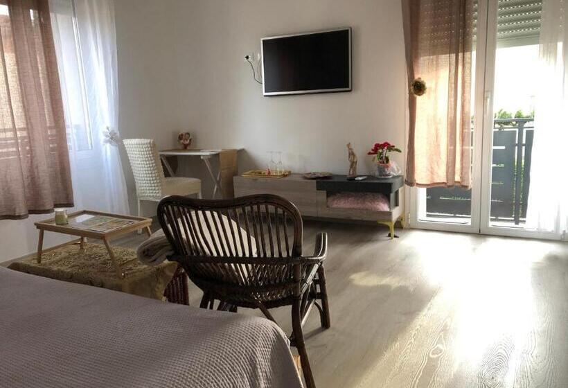 Chambre Standard Lit King Size, R&b Midora