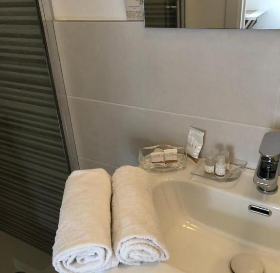 Chambre Standard Lit King Size, R&b Midora