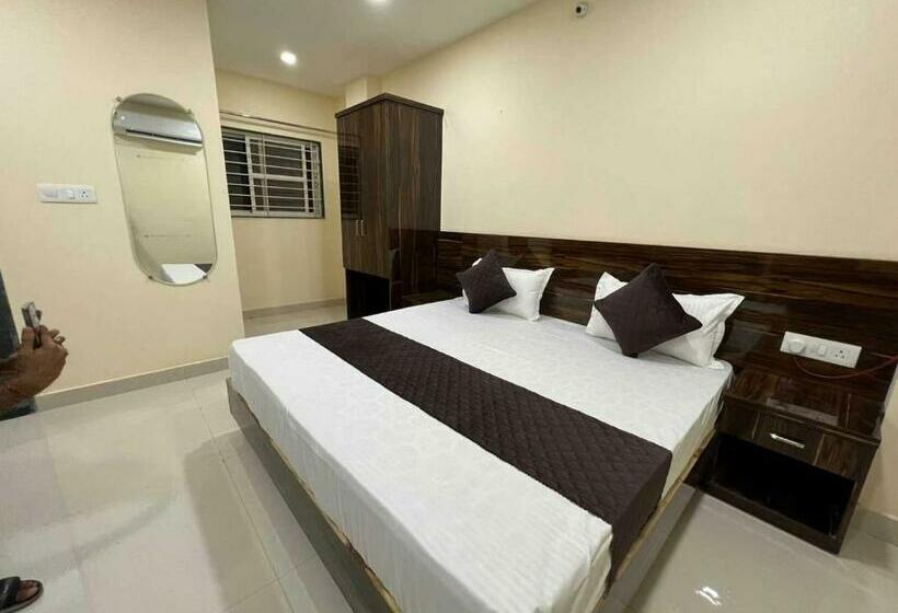 اتاق کلاسیک سه تخته, Regal Edge