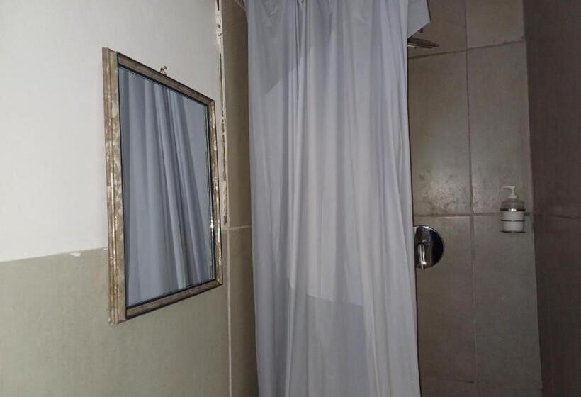 غرفة قياسية ثلاثية, Ojong S Guesthouse Kraaifontein   Eikendel