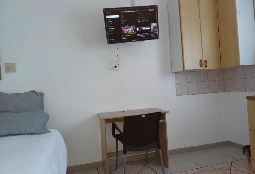 Трехместный Номер Базовый, Ojong S Guesthouse Kraaifontein   Eikendel