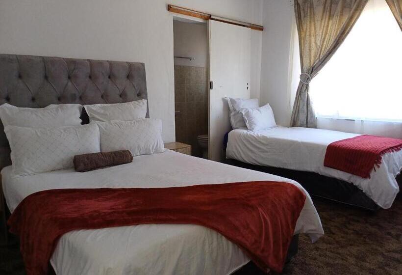 غرفة قياسية ثلاثية, Ojong S Guesthouse Kraaifontein   Eikendel