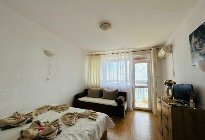 Номер Deluxe Вид на Море с Балконом, South Point, резово