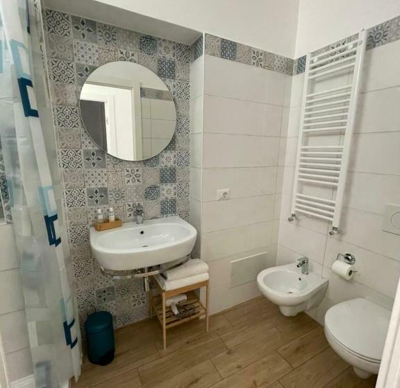 اتاق استاندارد با سرویس بهداشتی مشترک, Caramel House & Villa