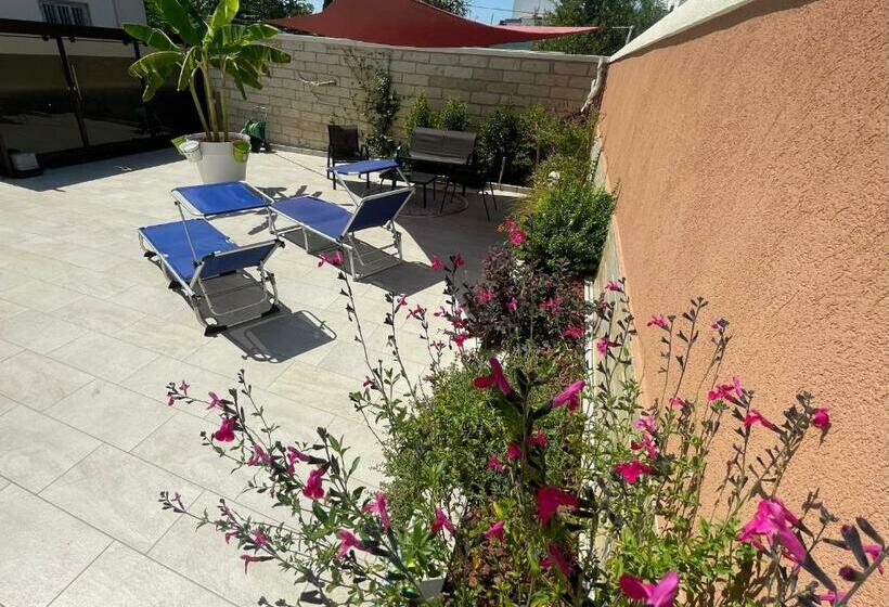 اتاق استاندارد با سرویس بهداشتی مشترک, Caramel House & Villa