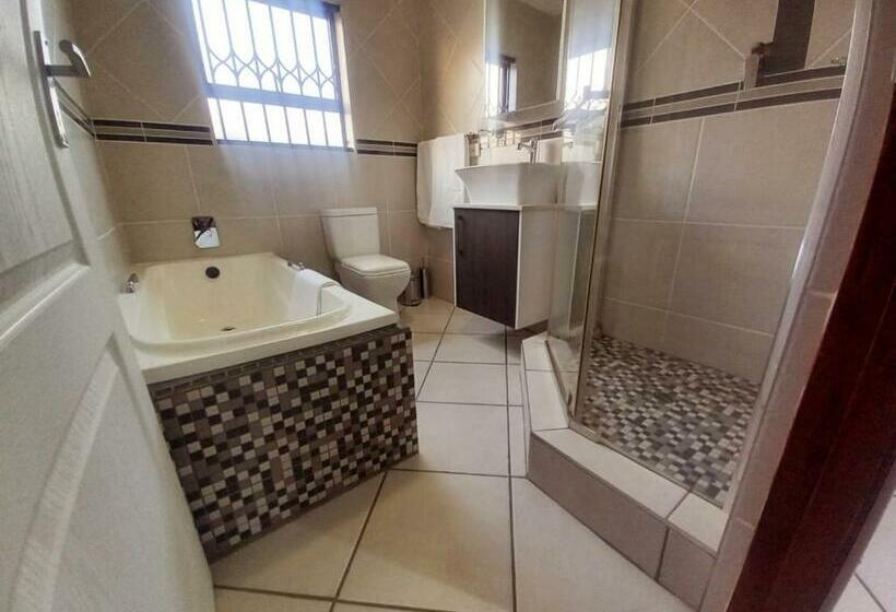 غرفة ديلوكس مزودة بشرفة, Realjoy Guest Suites