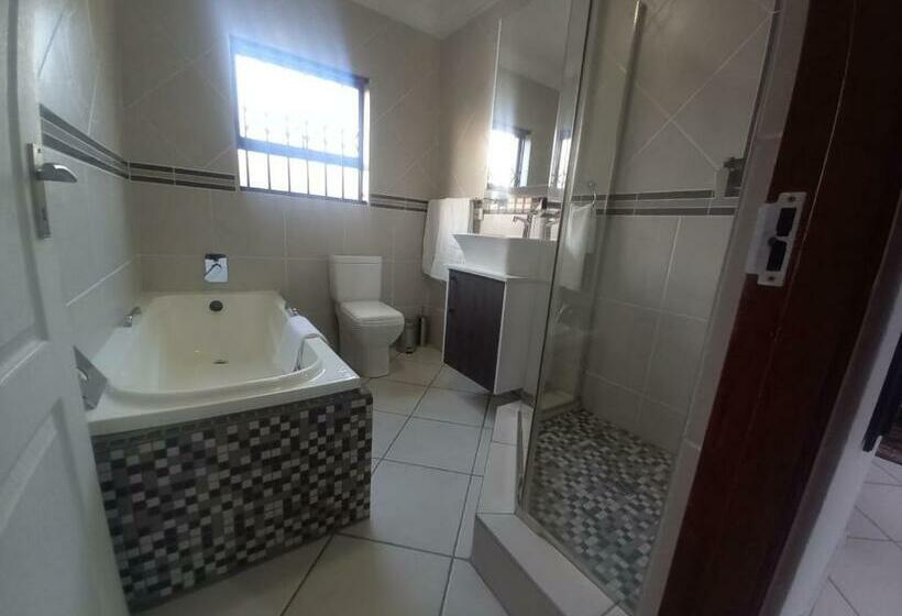 غرفة ديلوكس مزودة بشرفة, Realjoy Guest Suites