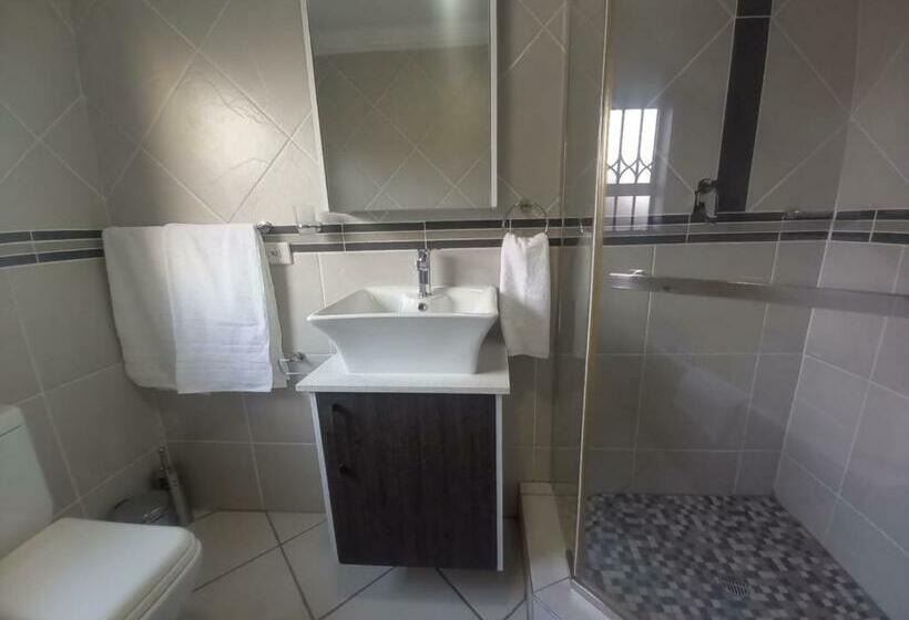 غرفة ديلوكس مزودة بشرفة, Realjoy Guest Suites