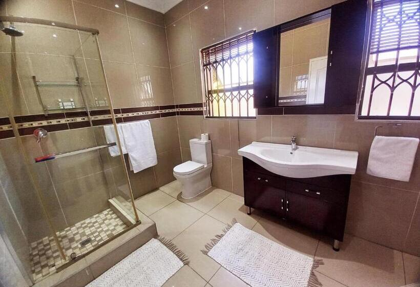 Номер Deluxe, Realjoy Guest Suites