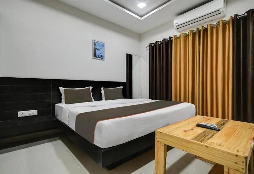 スタンダードルーム, Santushti Hotel & Restaurant, Indore