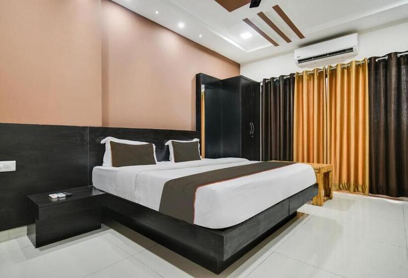 スタンダードルーム, Santushti Hotel & Restaurant, Indore