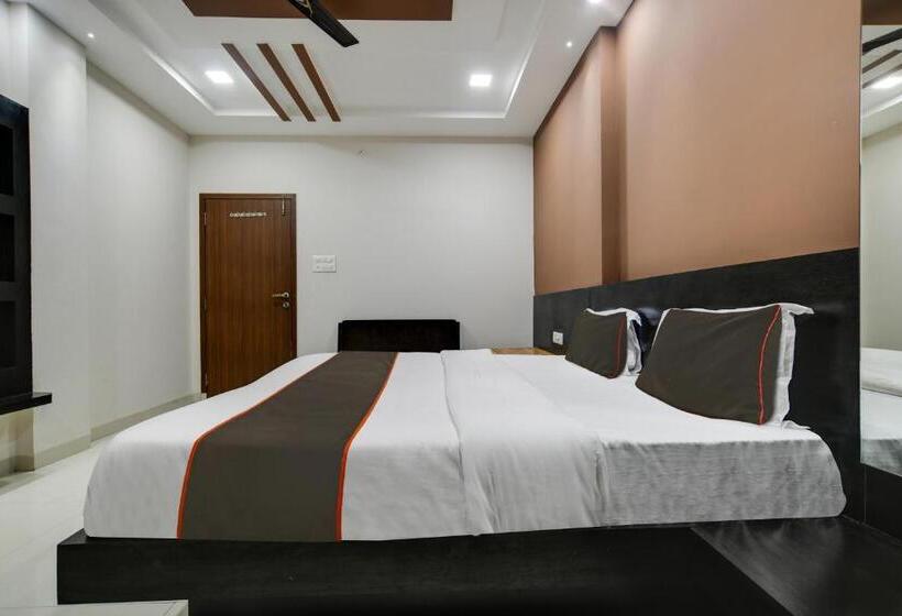 スタンダードルーム, Santushti Hotel & Restaurant, Indore