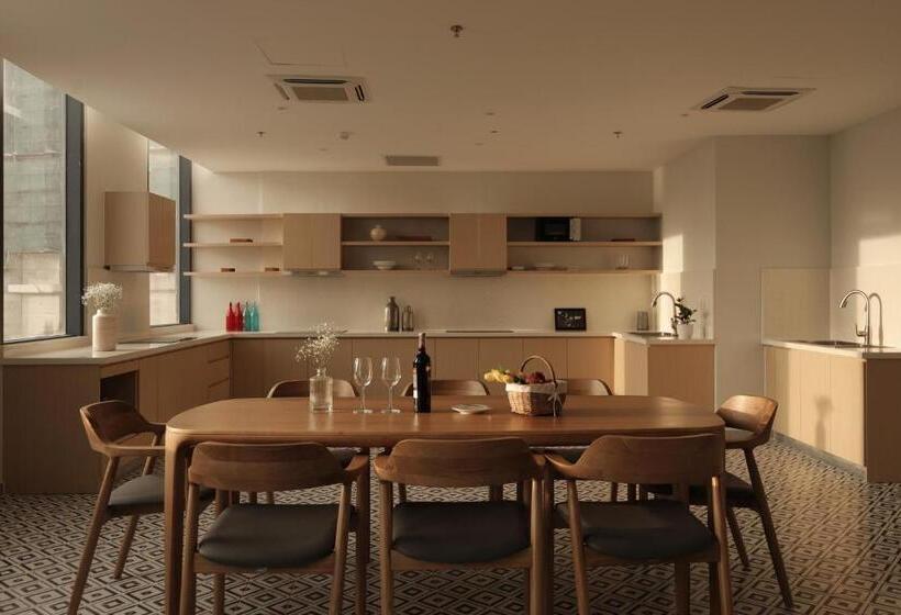 اتاق استاندارد با تخت بزرگ, Happy Beach Seaview Hotel   The Arena Cam Ranh Resort