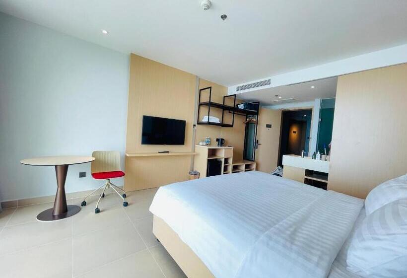 اتاق استاندارد با تخت بزرگ, Happy Beach Seaview Hotel   The Arena Cam Ranh Resort