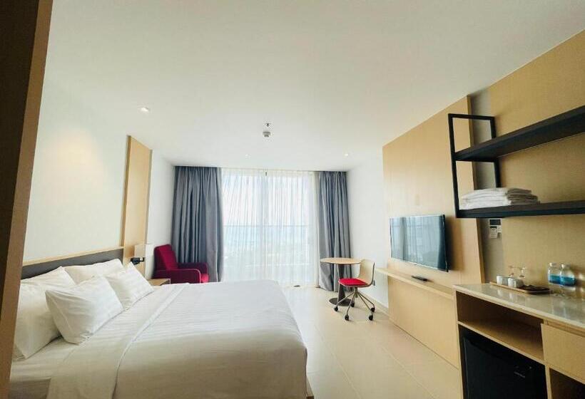 اتاق استاندارد با تخت بزرگ, Happy Beach Seaview Hotel   The Arena Cam Ranh Resort