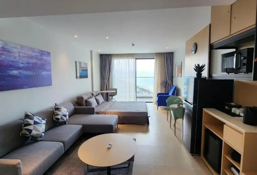 سوئیت با تخت بزرگ, Happy Beach Seaview Hotel   The Arena Cam Ranh Resort