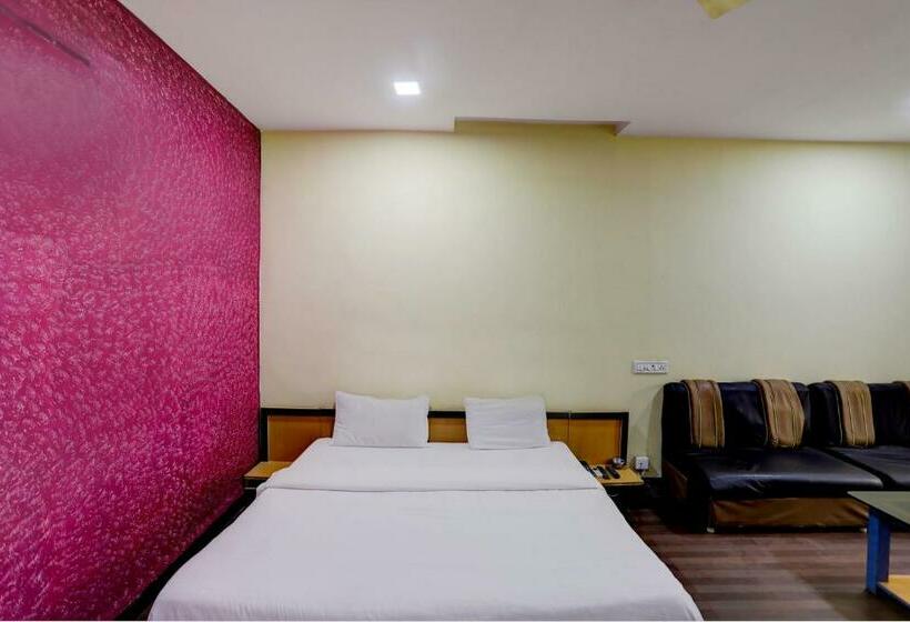 Трехместный Номер Классика, Oyo Hotel Santushti Maharaja