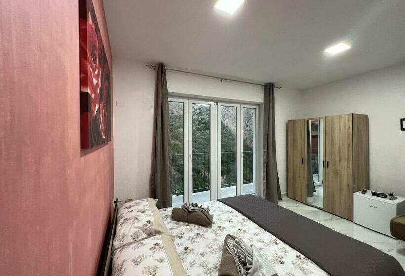 חדר סטנדרט עם מרפסת, L Oasi Del Raganello