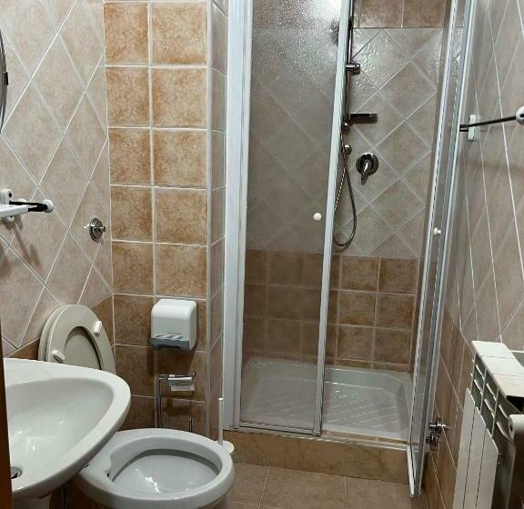 غرفة قياسية مطلة على الجبل, Bed 100s