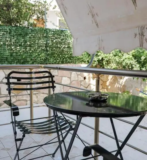 Deluxe Kolmen Hengen Huone, La Maison Boutique