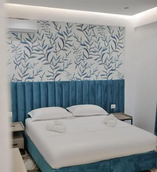 Deluxe Kolmen Hengen Huone, La Maison Boutique