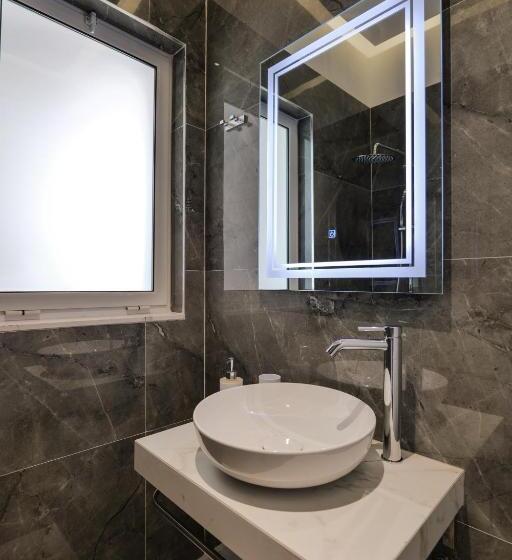 デラックストリプルルーム, La Maison Boutique