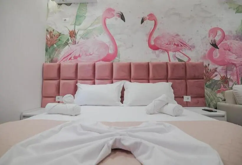 Deluxe Kolmen Hengen Huone, La Maison Boutique