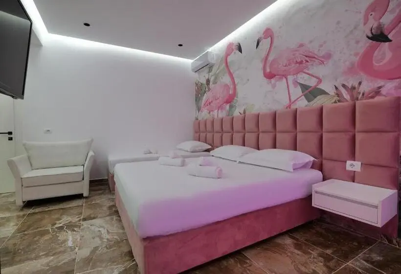 Deluxe Neljän Hengen Huone, La Maison Boutique