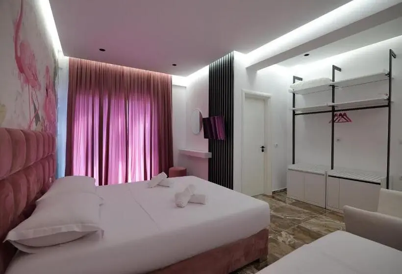 Deluxe Neljän Hengen Huone, La Maison Boutique