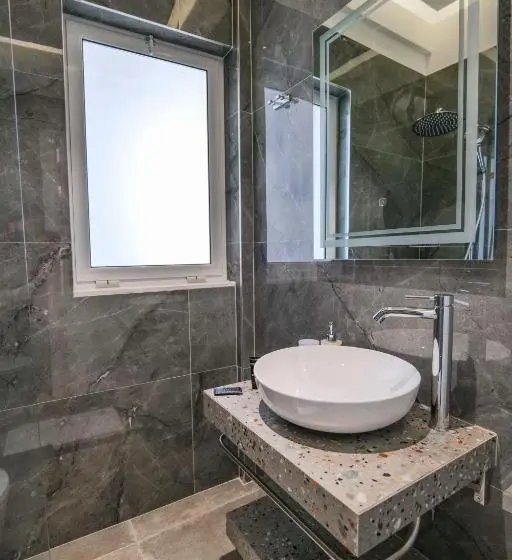 Deluxe Neljän Hengen Huone, La Maison Boutique