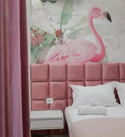 Deluxe Kolmen Hengen Huone, La Maison Boutique