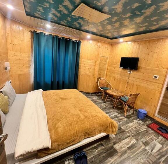 Quarto Deluxe Cama King, Sonamarg Snow View