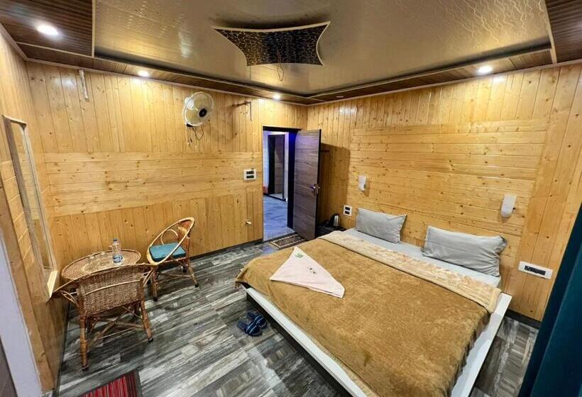 Номер Deluxe Кровать Кинг, Sonamarg Snow View
