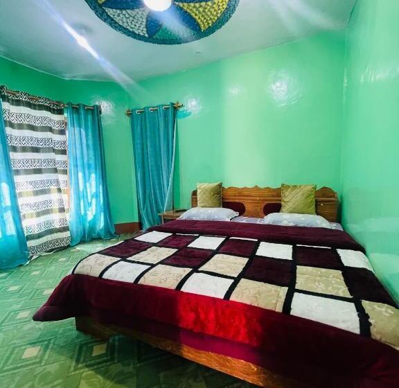 Quarto Deluxe, Sonamarg Snow View