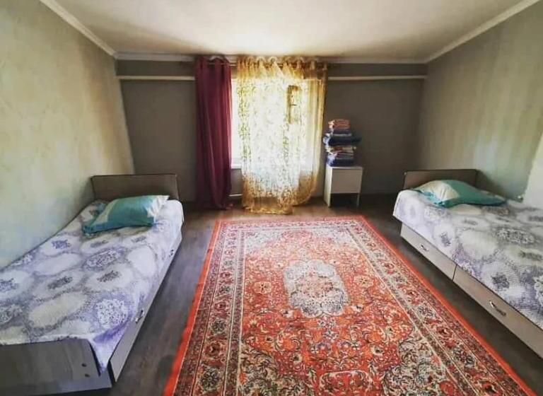 اتاق اکونومی, Guest House Ayara