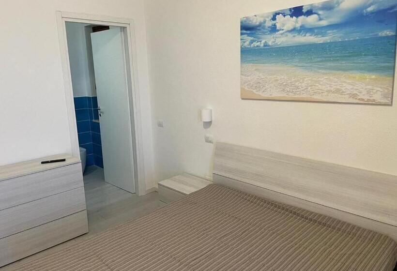 חדר סטנדרט נוף לים עם מרפסת, Solanas Home Stay   Rooms