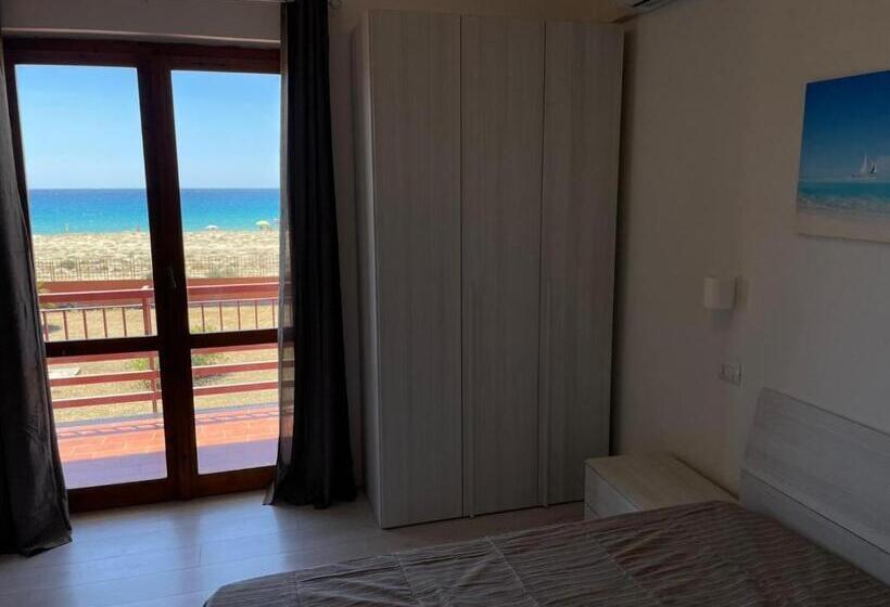 اتاق استاندارد با بالکن و چشم‌انداز دریا, Solanas Home Stay   Rooms