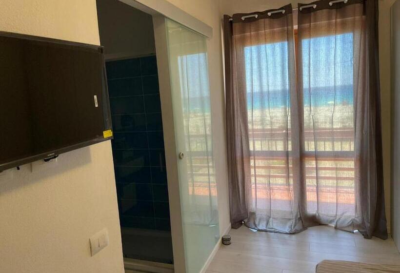 חדר סטנדרט נוף לים עם מרפסת, Solanas Home Stay   Rooms