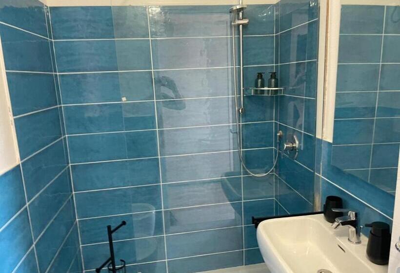 غرفة قياسية مطلّة علي البحر مزوَّدة بشُرفة, Solanas Home Stay   Rooms