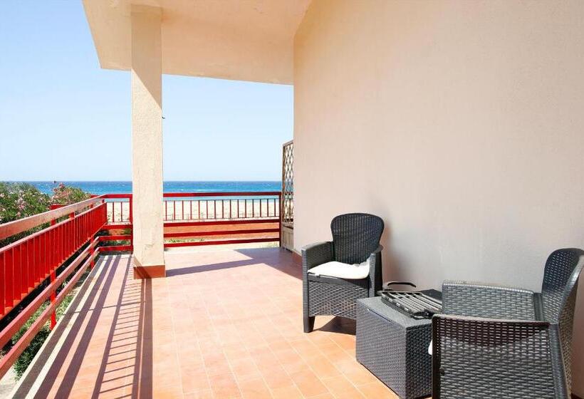 اتاق استاندارد با بالکن و چشم‌انداز دریا, Solanas Home Stay   Rooms