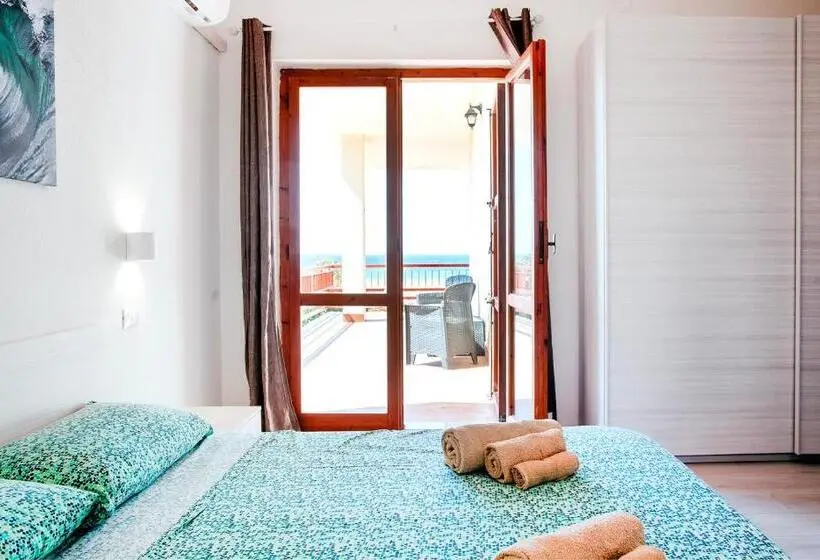 اتاق استاندارد با بالکن و چشم‌انداز دریا, Solanas Home Stay   Rooms