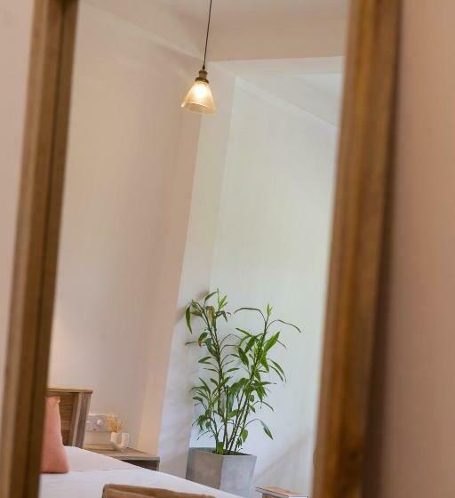 חדר סטנדרט עם מיטת קינג, Nets Cowork & Colive