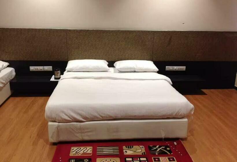 豪华房间, Priyanjali