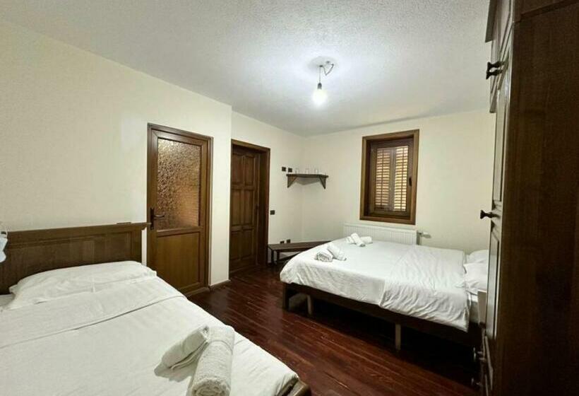 اتاق استاندارد سه نفره, Residence: Quku I Valbones