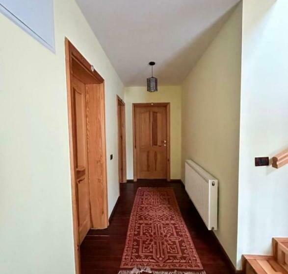 اتاق استاندارد, Residence: Quku I Valbones