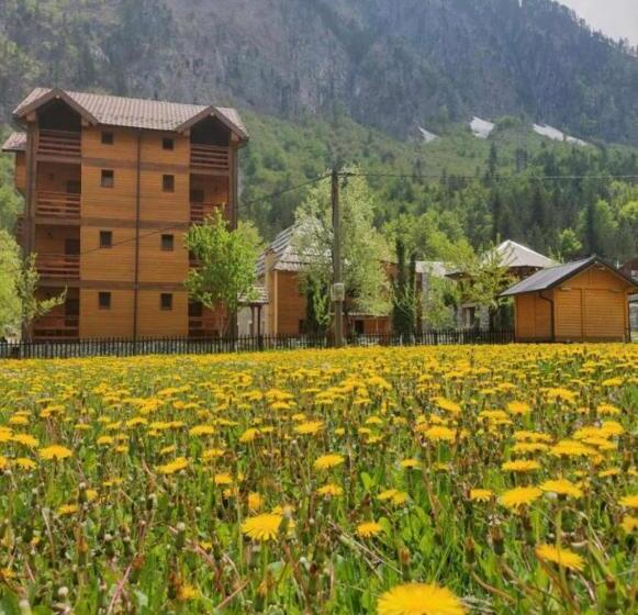 اتاق استاندارد, Residence: Quku I Valbones