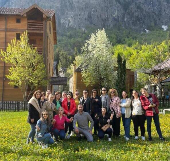 اتاق استاندارد, Residence: Quku I Valbones