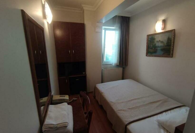 اتاق استاندارد یک نفره, Nayla