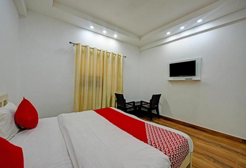 חדר קלאסי לשלושה, Oyo Flagship Royal Residency