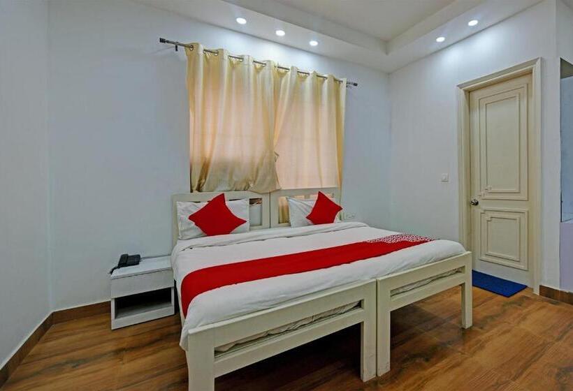 חדר קלאסי לשלושה, Oyo Flagship Royal Residency